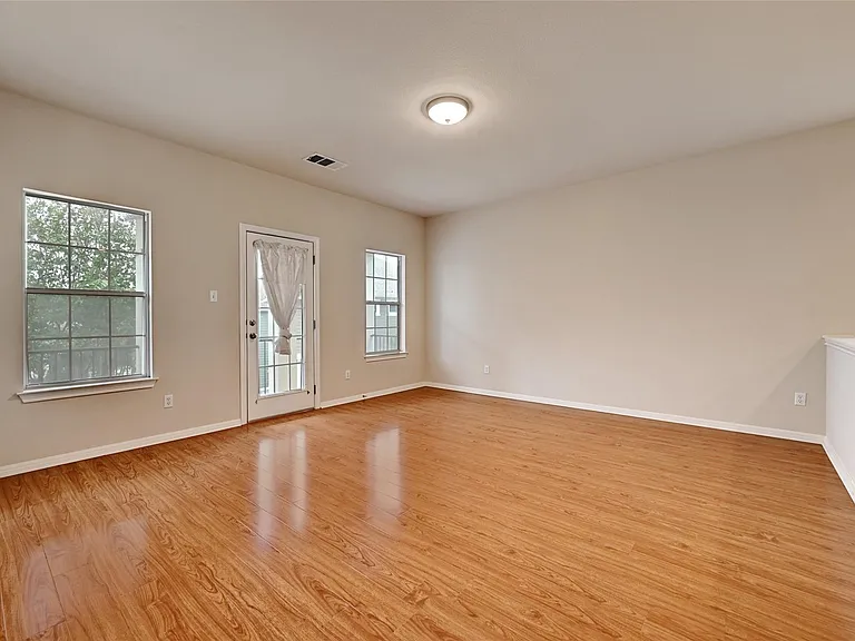 411 W Saint Elmo Rd #34 — Photo 21