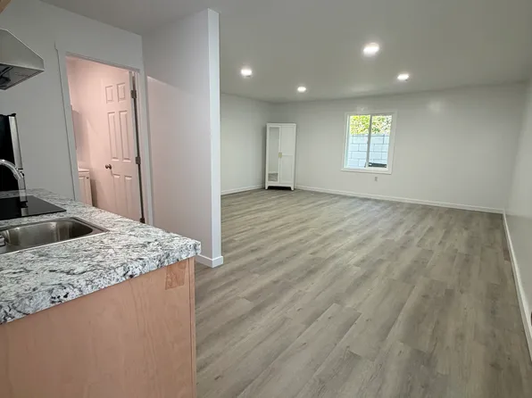 2709 E 10th St, Long Beach, CA 90804