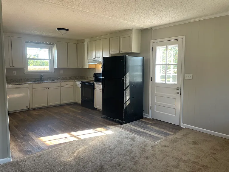 6031 Franklin Rd — Photo 2