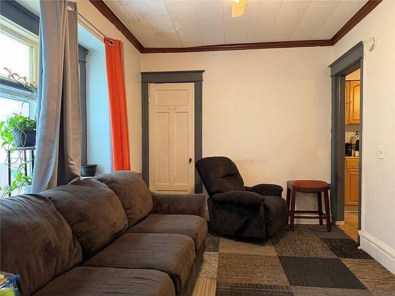 4th image of 344 Cottage St