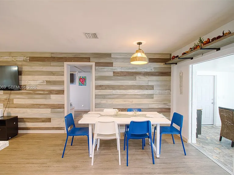 3039 Grant St — Photo 12