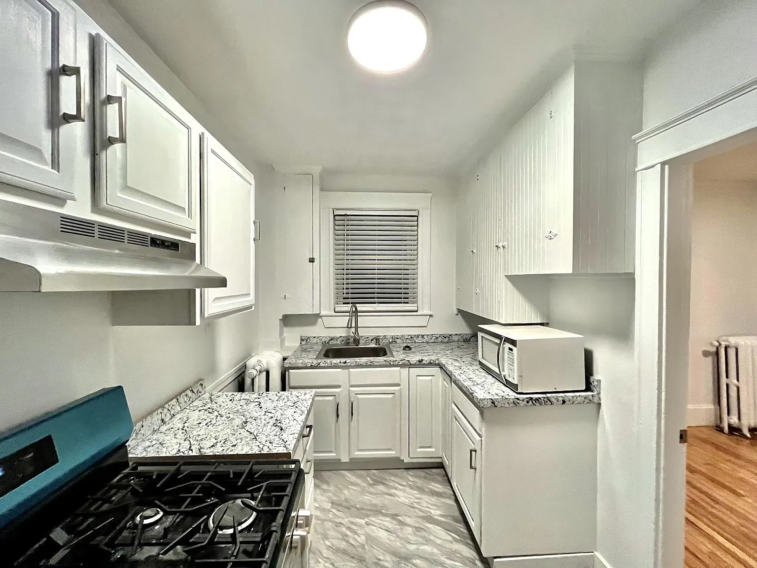 3 bed, $2,740 — Photo 2