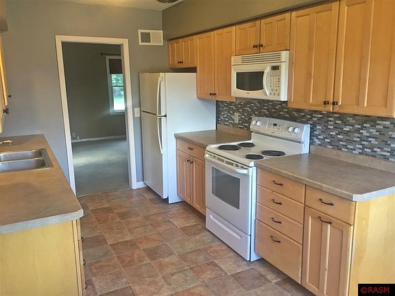 3rd image of 421 W Livermore St