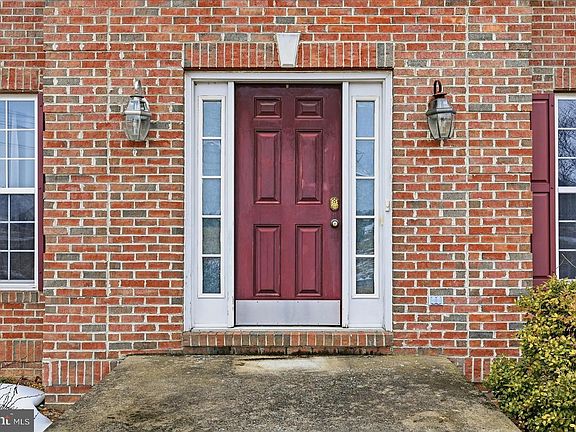 5th image of 693 Spruce Hill Way