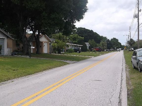 4th image of 5208 102nd Ave