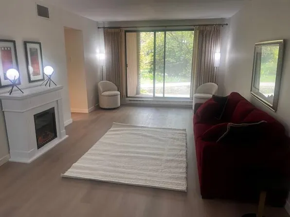 425 West Willow COURT #141, Fox Point, WI 53217