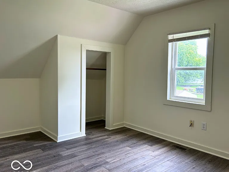 814 Powell St — Photo 27