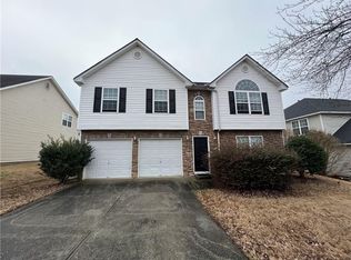 4397 Beaver Pond Ct, Loganville, GA 30052