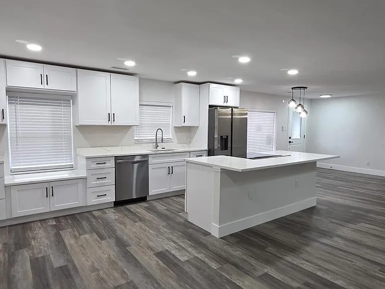 243 S Hull Ave — Photo 6