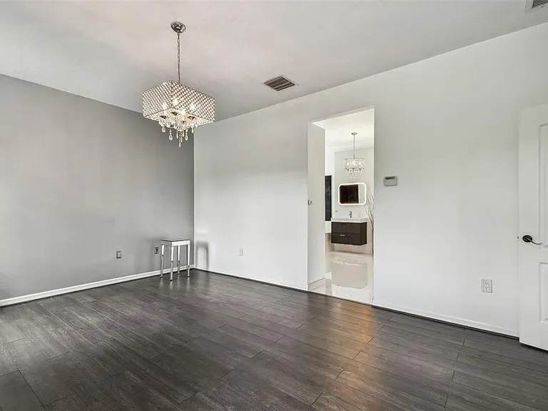 8208 Pinewood Run Ct — Photo 9