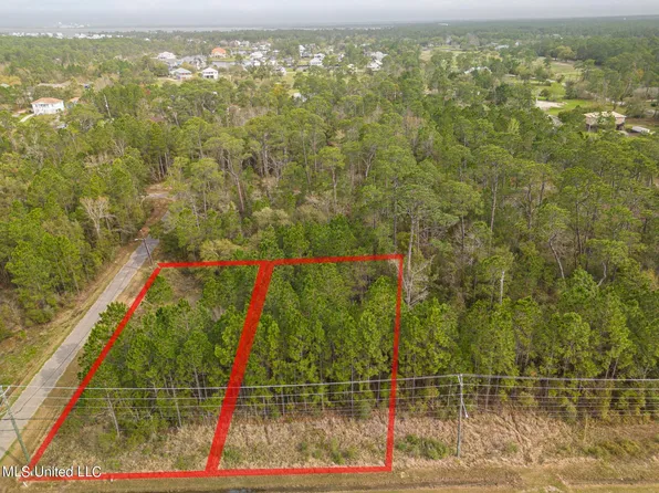 102 Mississippi Ave, Pass Christian, MS 39571