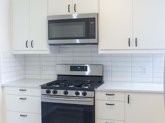 3rd image of 251 Texas St APT 1