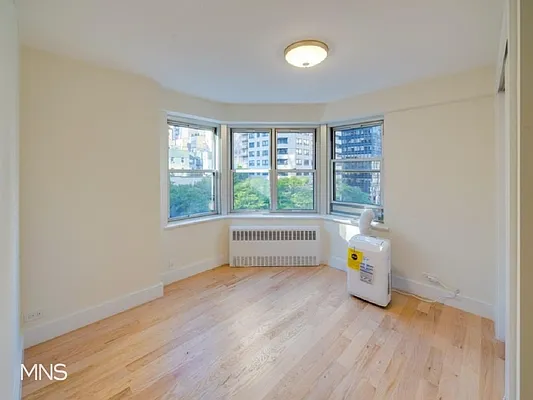 Rented by MNS Marketing | media 20