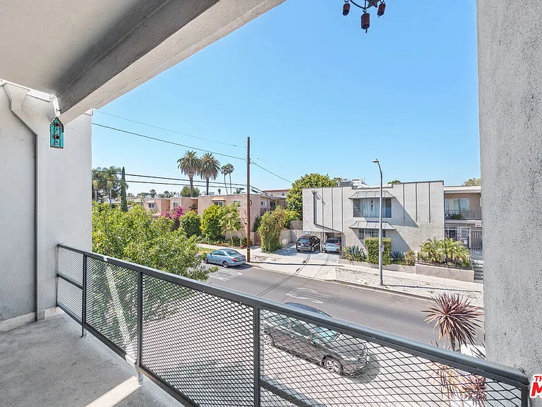 8638 Cashio St #8 — Photo 17