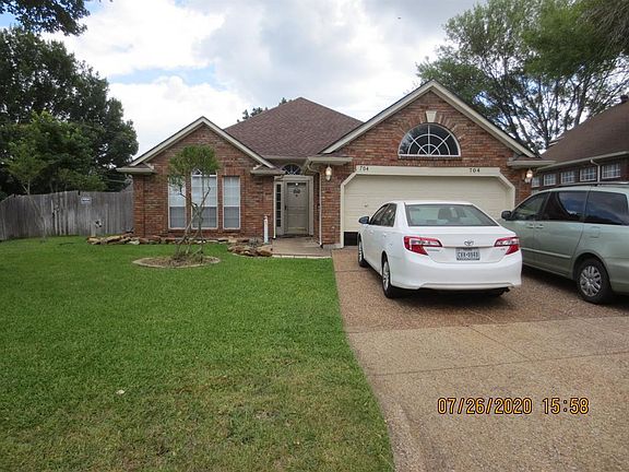 3rd image of 704 Summerwood Dr