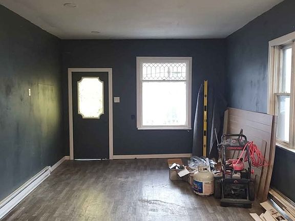 2nd image of 1323 Race St