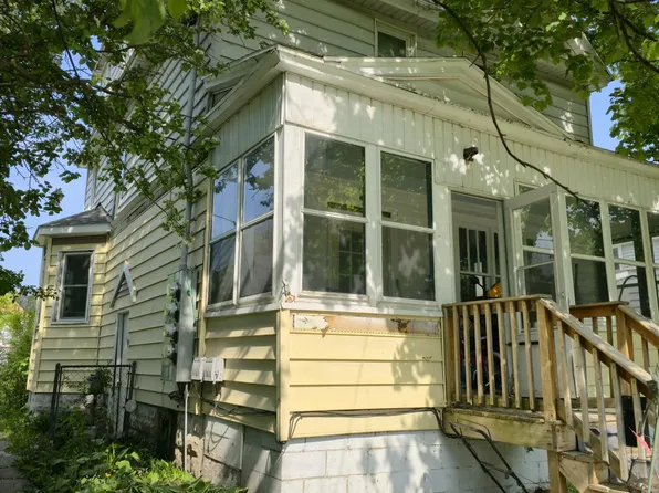 912 Bingham Ave, Sault Sainte Marie, MI 49783