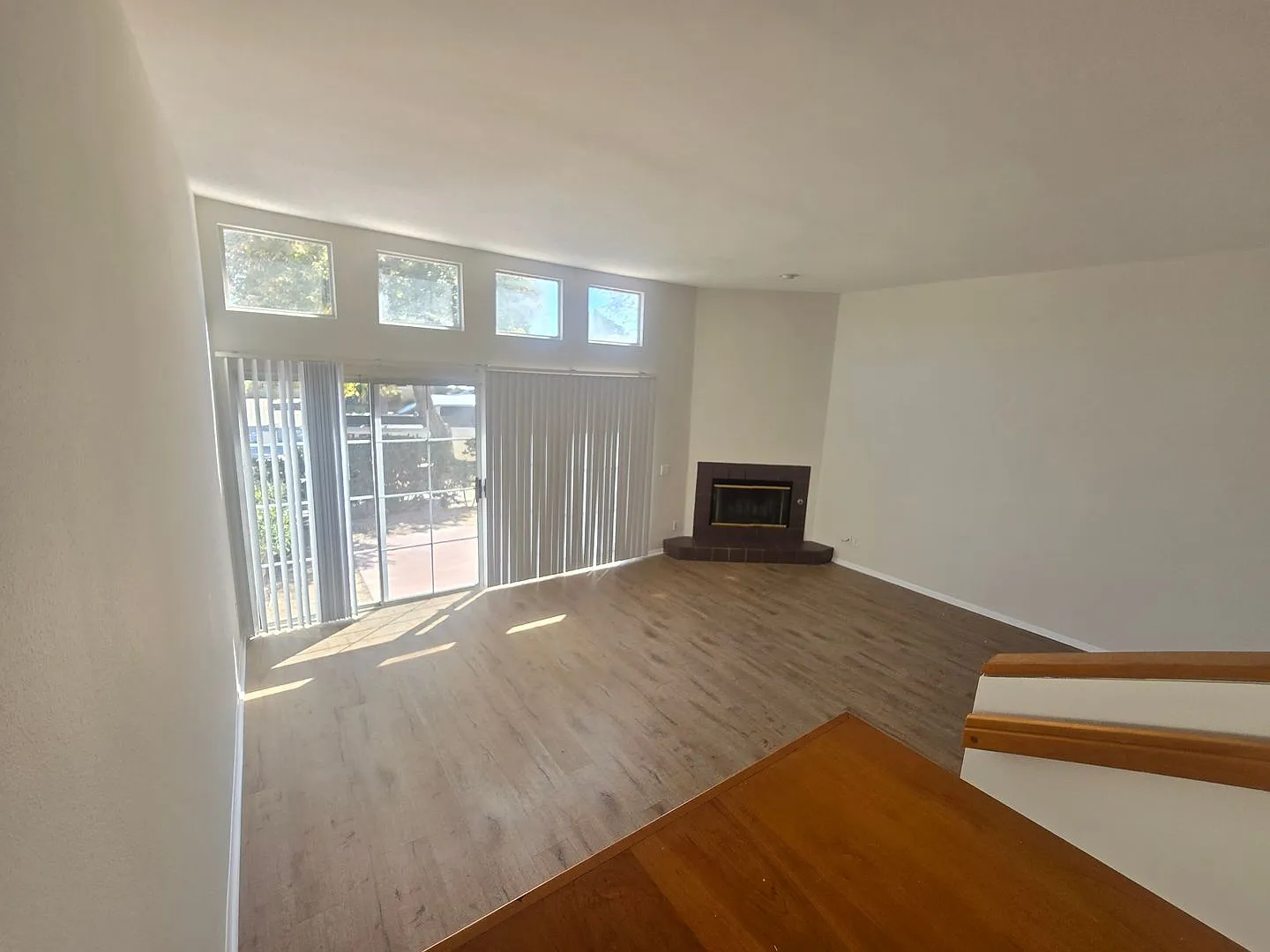 Three Bedroom Townhouse in Pacific Beach - Garage Parking - Remodeled — Photo 3