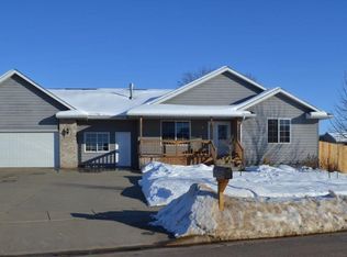 408 Emmett Trl, Harrisburg, SD 57032