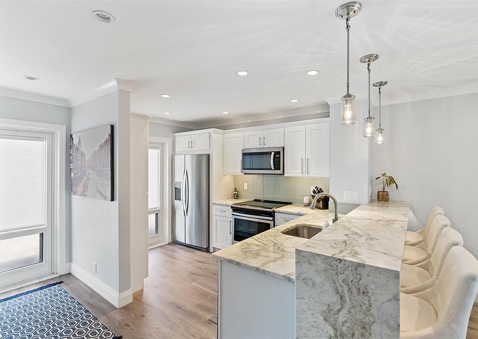 2nd image of 1461 S Ocean Blvd #W
