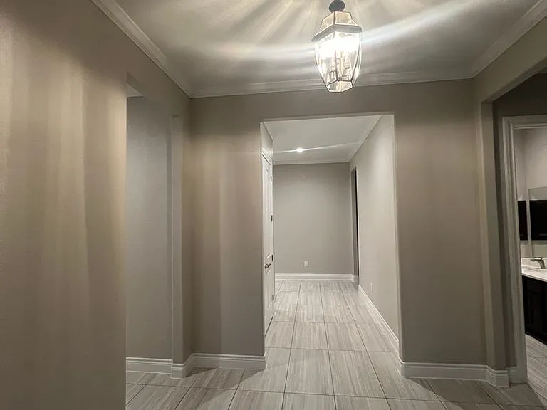4811 Viewcrest Rd — Photo 3