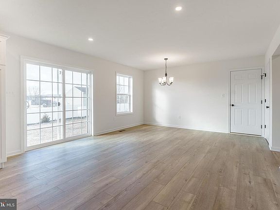 5th image of 45 Kristi Ln