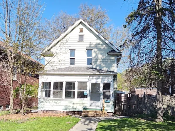 221 Regan St, Rockford, IL 61107