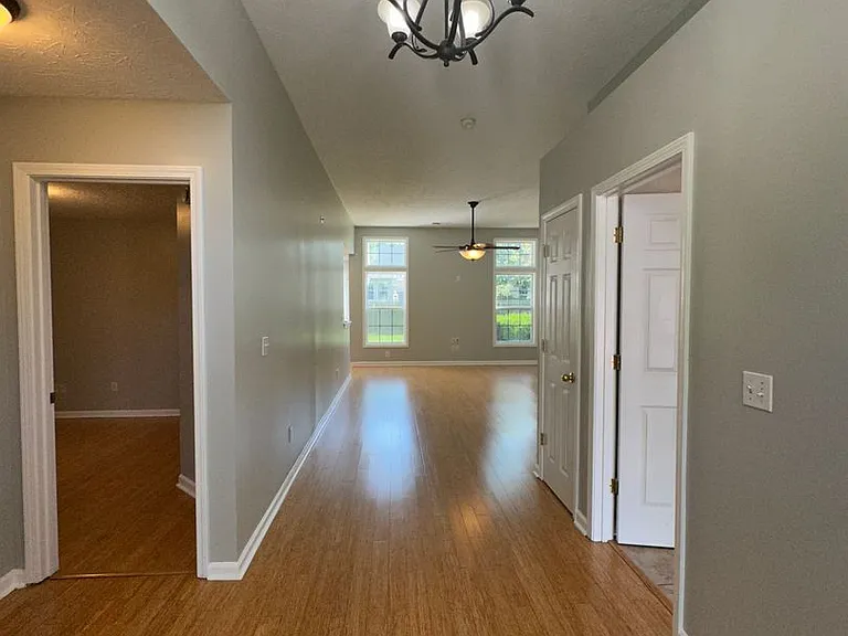 516 Millpond Rd — Photo 23