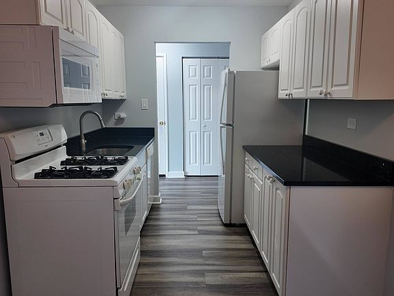 4th image of 9520 Mayfield Ave APT N104