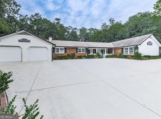 3605 Shallowford Rd, Roswell, GA 30062