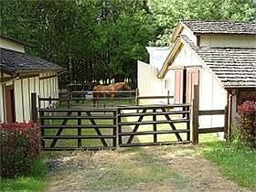 2 Barns &amp; Paddock