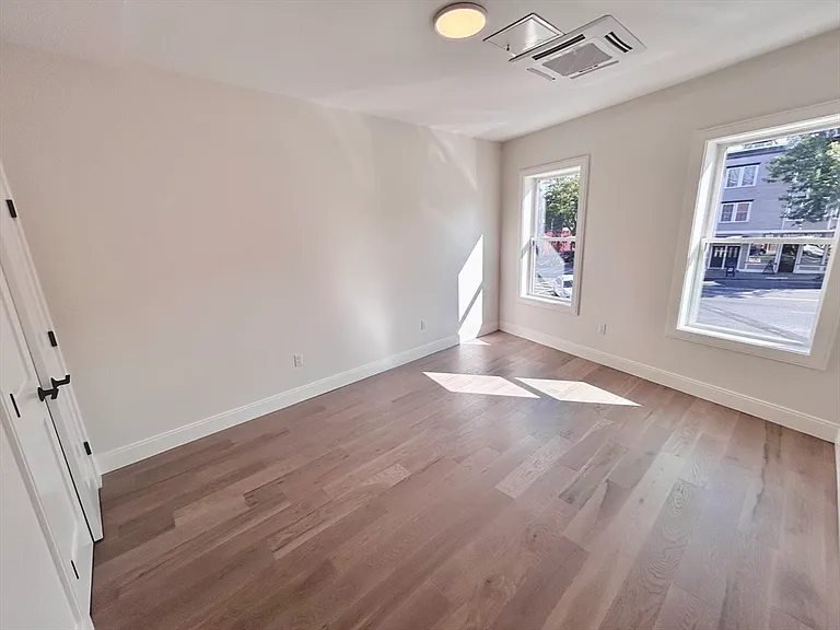 120 Emerson St #THREE — Photo 7