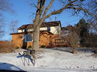 N6986 Hodges Rd, Elkhorn, WI 53121