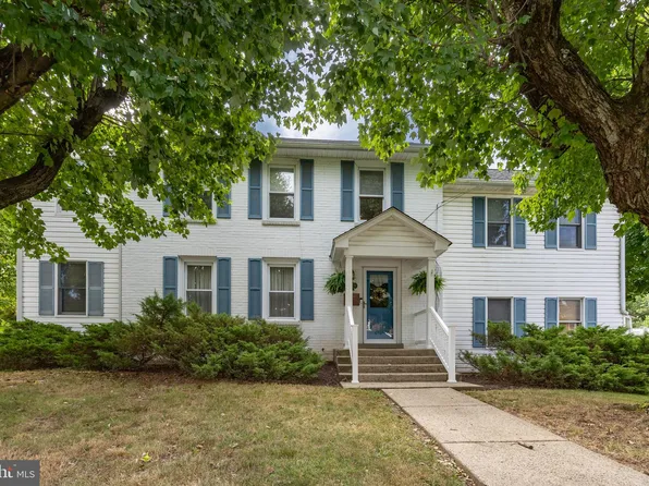 262 W Chestnut St, Souderton, PA 18964