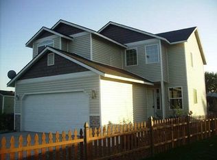 612 Arteaga Cir, Grandview, WA 98930