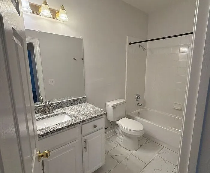 5609 Fairview Rd #5 — Photo 5