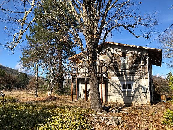 4th image of 23121 Redwood Hwy