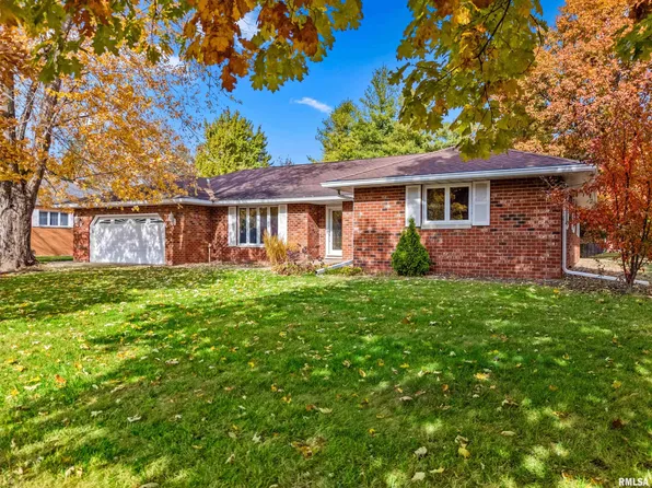 11 Hickory Ridge Dr, Morton, IL 61550