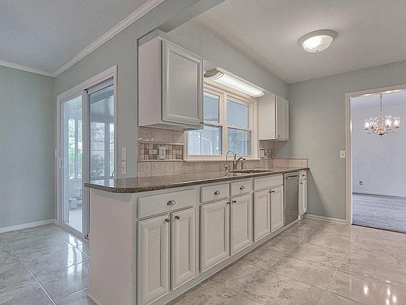 5th image of 3921 San Bernado Dr