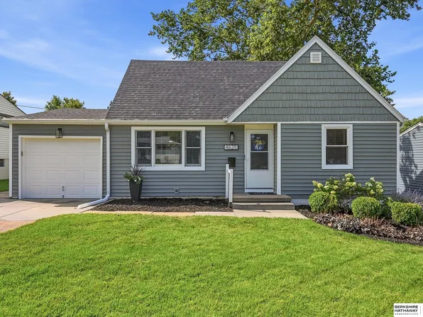 4625 Valley St, Omaha, NE 68106