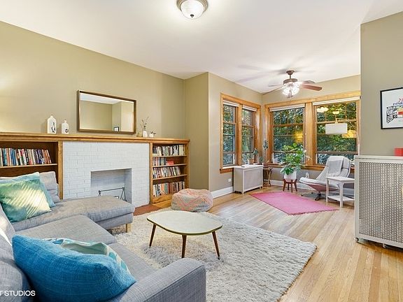 4th image of 6327 N Wayne Ave #2S