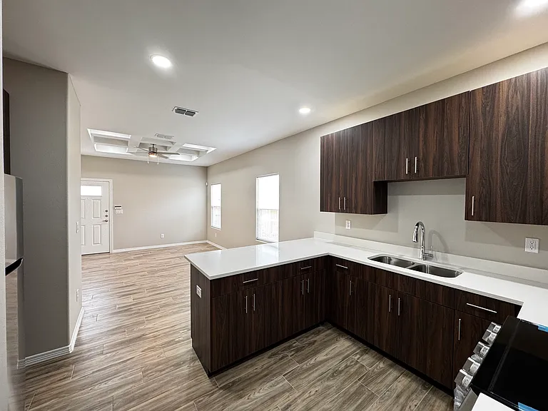 4209 Walnut Ave #3 — Photo 6
