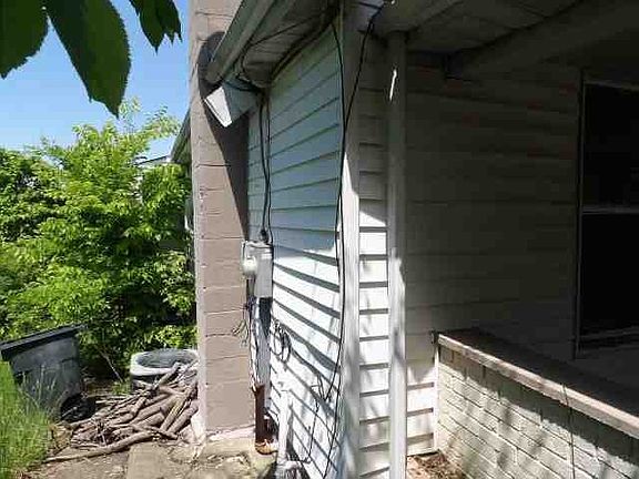 2nd image of 520 Mason Rd
