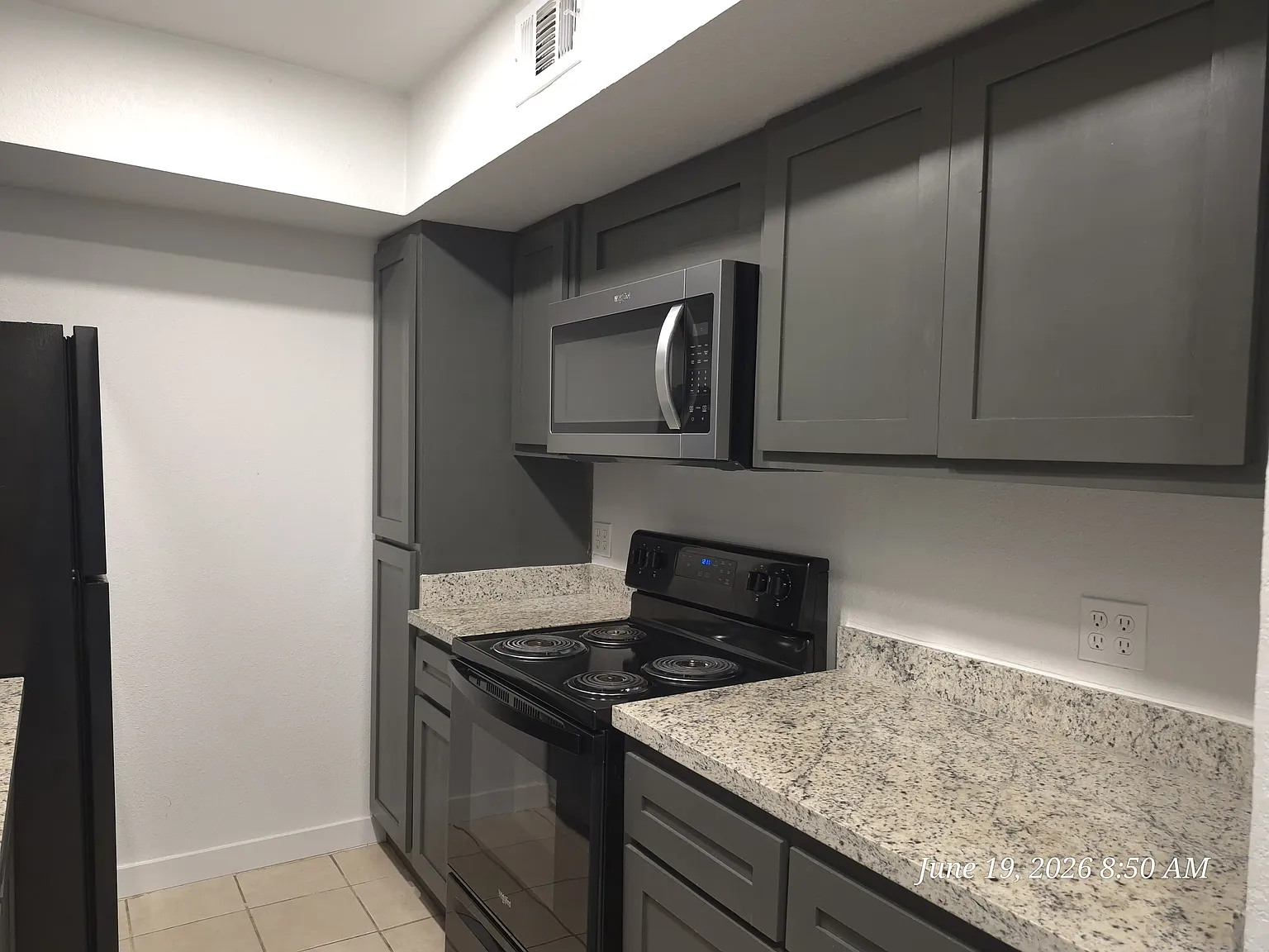 2 bed, 1.5 bath, 945 sqft, $1,200 — Photo 4