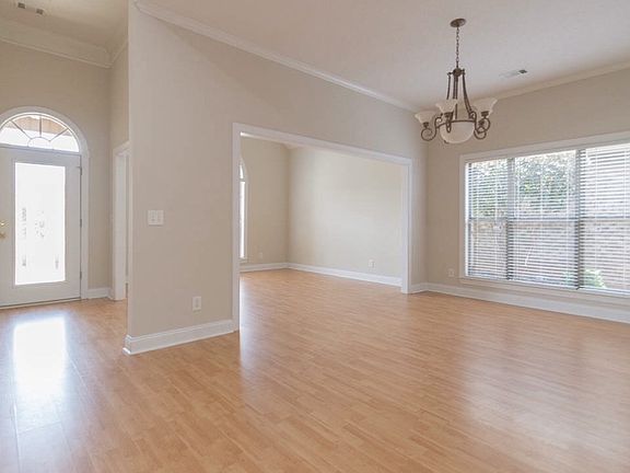 3rd image of 519 Eagle Springs Dr
