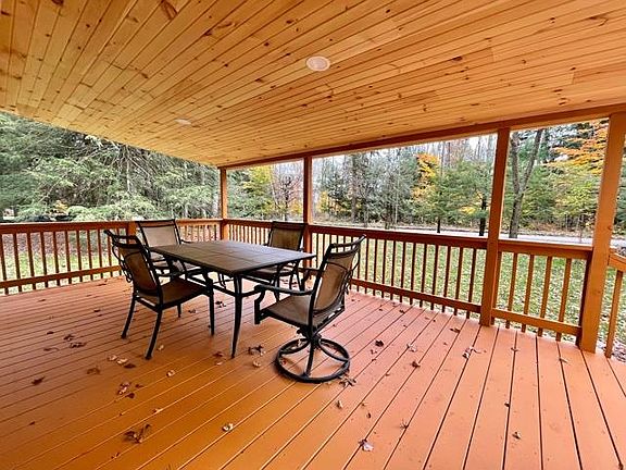 3rd image of 1025 Carll Dr