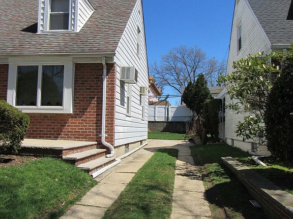 4th image of 2373 205th St