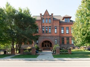 200 Stinson St #213, Hamilton, ON L8N 4J5