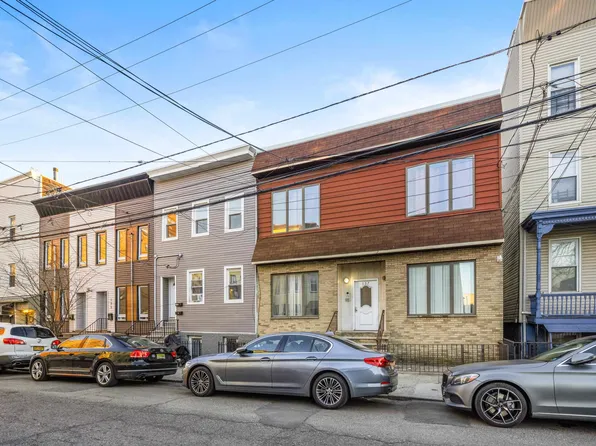 135-137 Griffith Street image 1 of 29