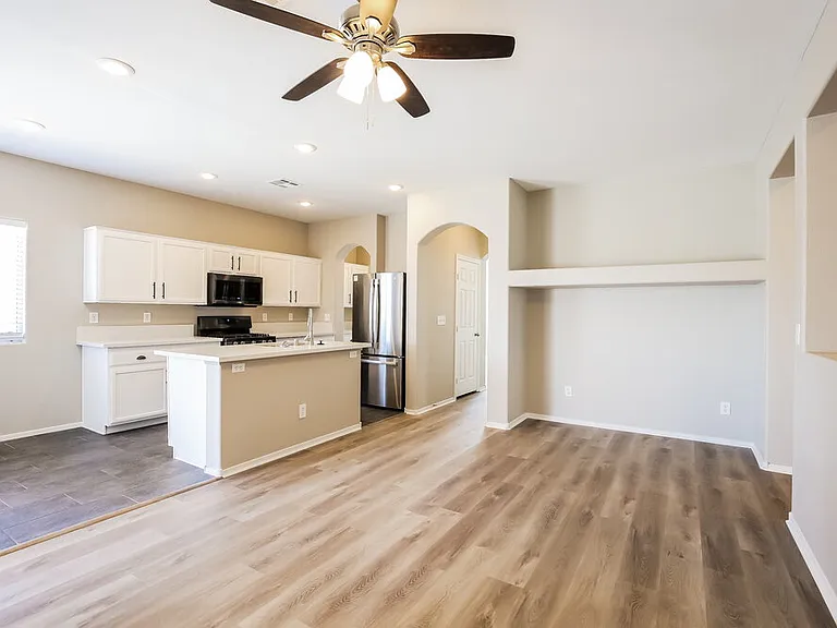 1704 Mizzenmast Ave — Photo 7